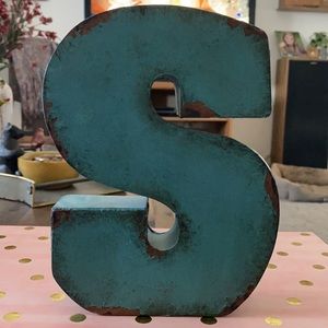 Decorative S. Blue, able to hang on the wall